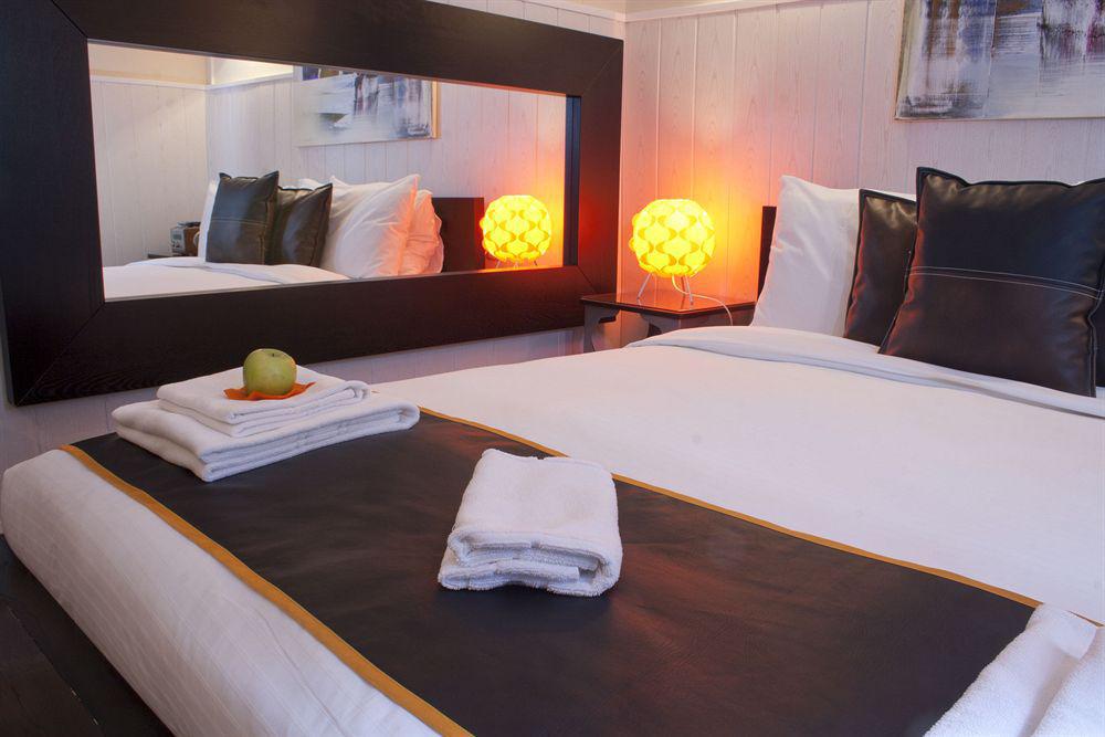 Hostal Oxum Madrid Esterno foto
